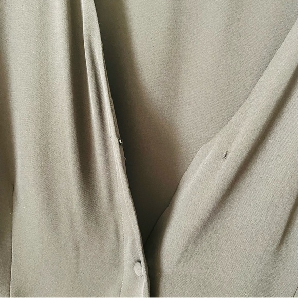 Theory SMALL 100% silk Vest Shirt in black - Picture 6 of 6